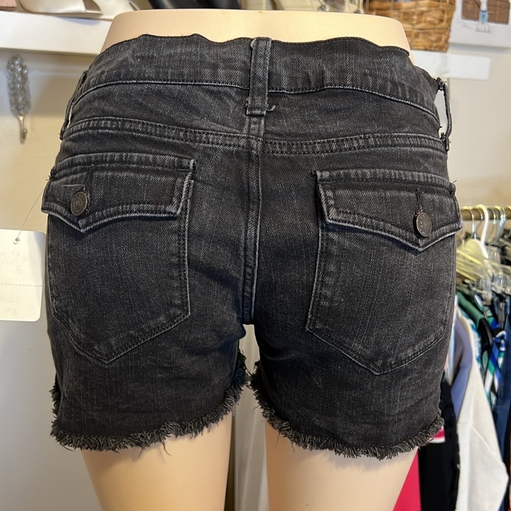 Old Navy Diva Black Med Washed Frayed Shorts 8 (32-33”W| 3”I) - Picture 10 of 12